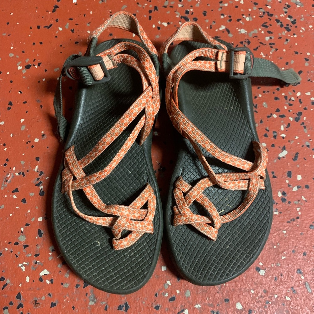 Coral Chaco’s size 8